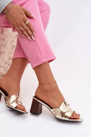 Sieviešu sandales ar platām papēdēm un siksnām, ekoloģiskā āda, zelta krāsa Corivelle
