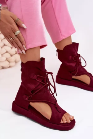 Sieviešu ekoloģiskās zamšādas sandales ar augstu siksnu un auklām, bordo krāsā Ferlisse