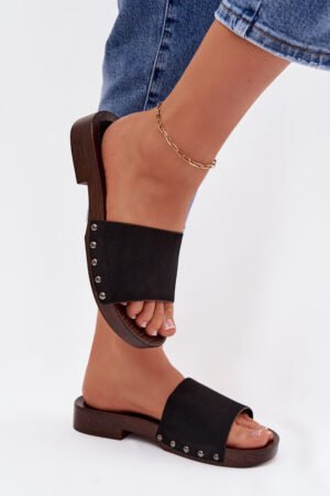 Sieviešu plakanas melnas kurpes ar kniedēm Amelvessa