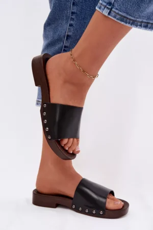 Sieviešu plakanas melnas sandales ar sprādzēm Brinalle