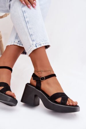Sieviešu sandales ar biezu papēdi, izgatavotas no ekoloģiskā zamšāda, melnā krāsā Tereza