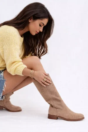 Sieviešu potītes zābaki ar mežģīņu rakstu uz plakanā papēža S.Barski HY61-8022 smilškrāsā