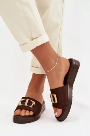 Sieviešu šokolādes krāsas čības ar zelta detaļām Elmera