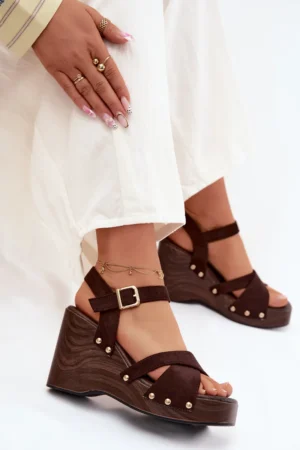 Sieviešu platformas sandales ar zelta sprādzēm Chocolate Velvra