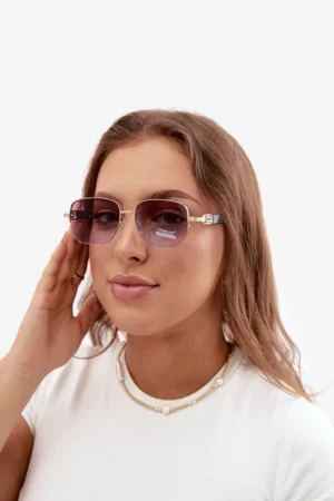 Saulesbrilles ar plānu rāmi un UV filtru, violetas